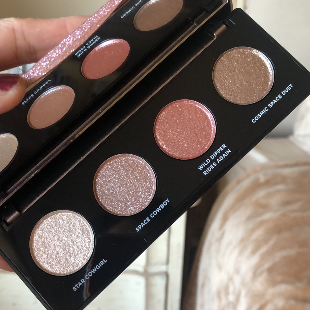 Moon Dust eyeshadow - Picture 2 of 3
